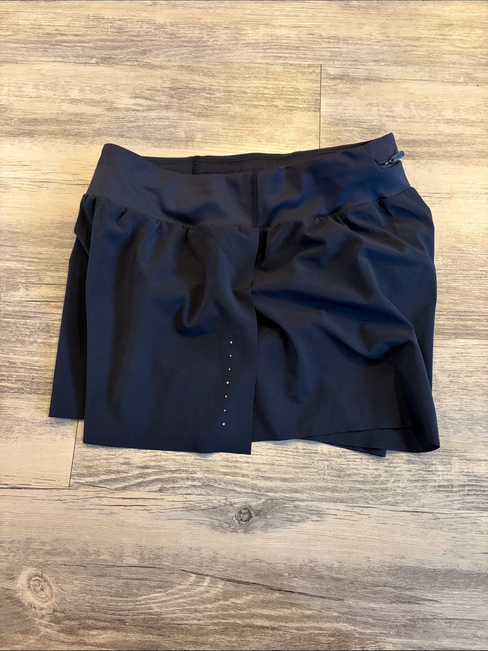 Athleta Fast Route Mid Rise 2" Run Short - Picture 4 of 5